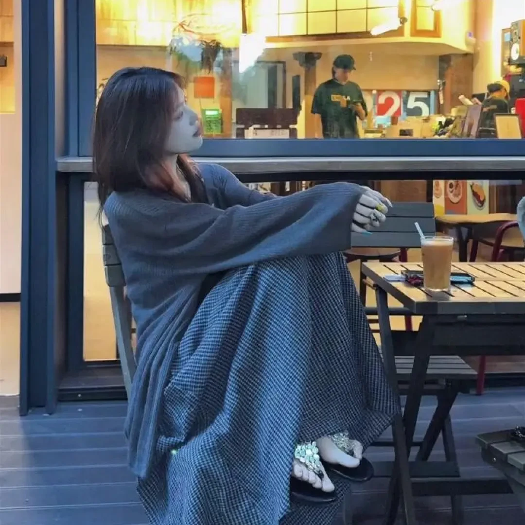 夏季新款韩系2025穿搭慵懒风薄款防晒开衫搭配格子吊带裙两件套女