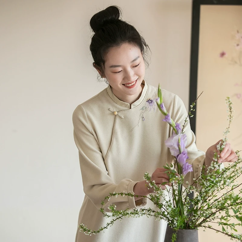 牧衣游原创 手工刺绣绒面棉连衣裙新款文艺新中式改良旗袍 渔中曲