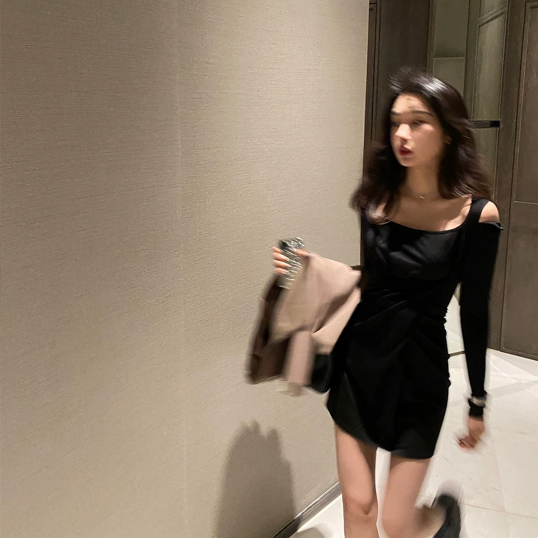 ACHI大也池黑色一字肩吊带连衣裙打底长袖性感露肩修身显瘦短裙