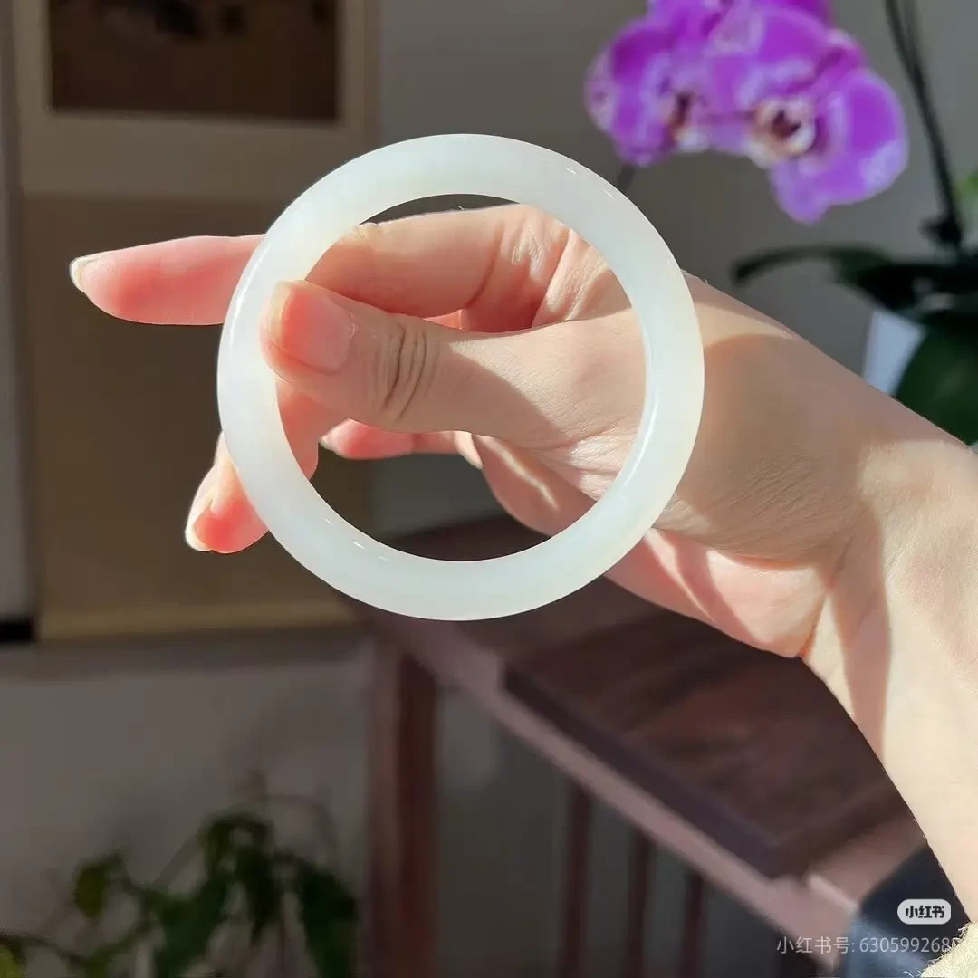 色标级正色羊脂级爆油天然白传统工艺美人条多样性发其一