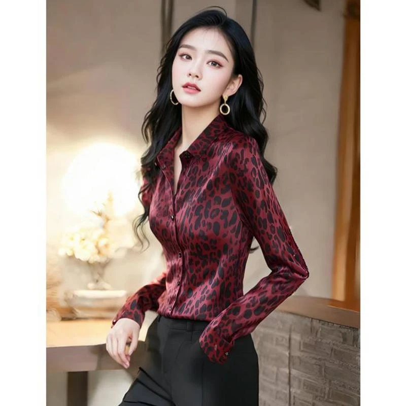 2025春秋新款高级感红色豹纹衬衫女士减龄显瘦修身洋气POLO领衬衣
