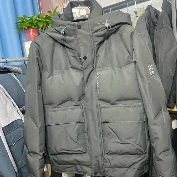 男士冬季黑色连帽加厚保暖短款服