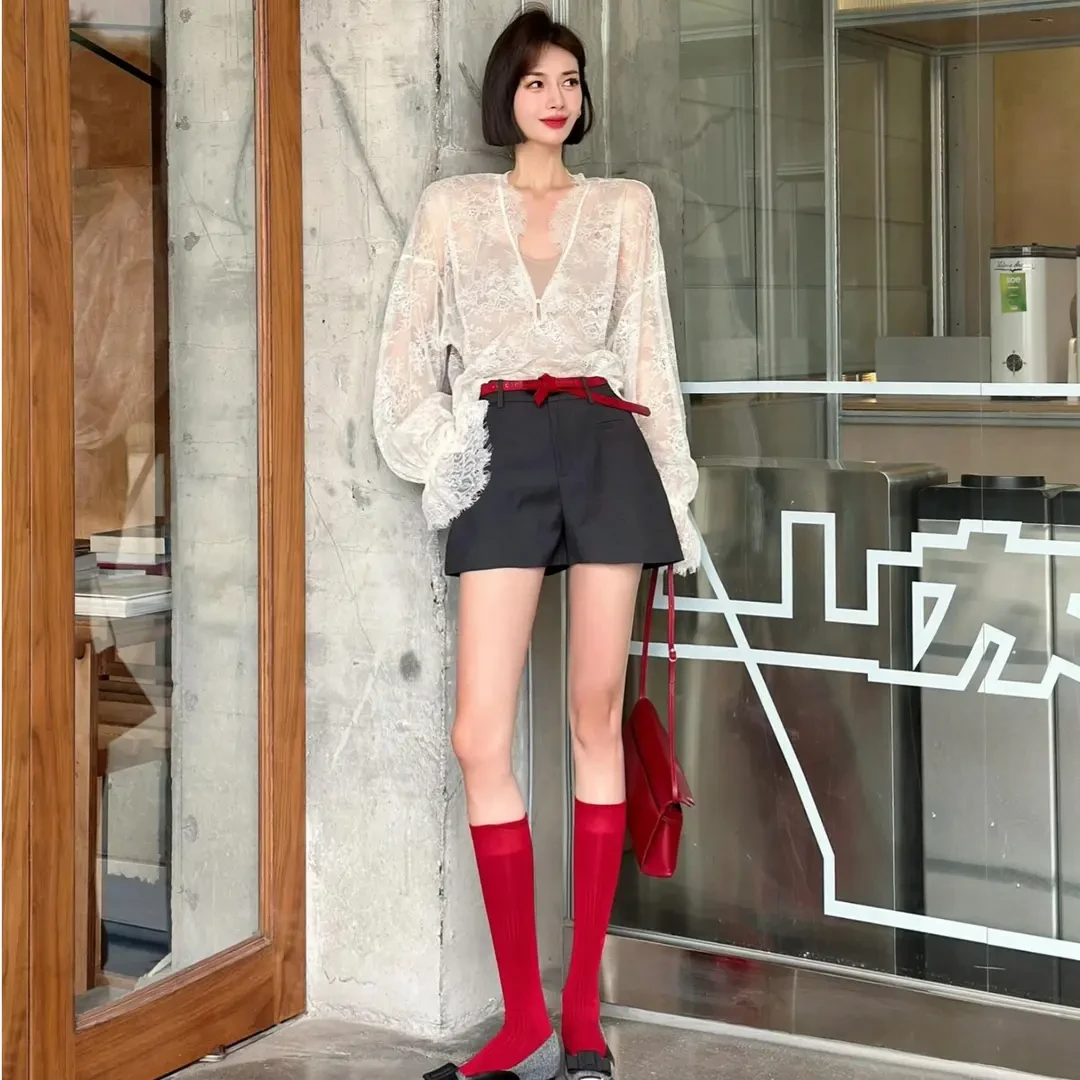 2025早春漂亮衣服法式长袖蕾丝镂空V领上衣女高腰显瘦阔腿短裤