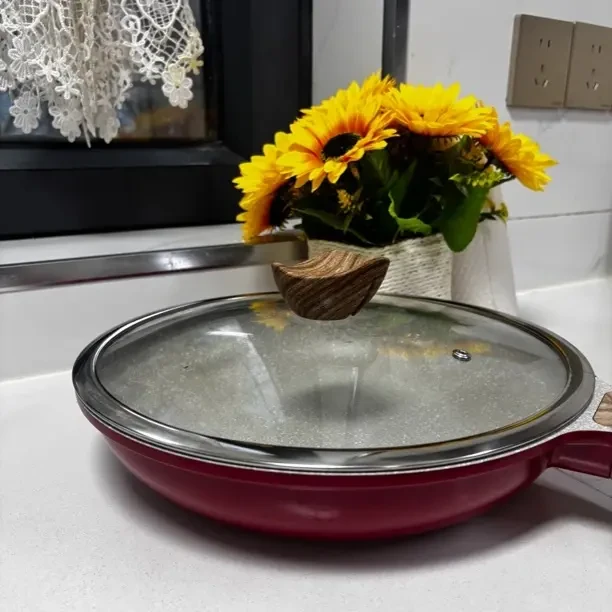 发售田园珐琅钛金不粘平底锅家用煎炒锅少油烟全灶具通用轻巧烹