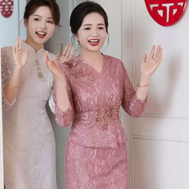 小个子喜婆婆年轻时尚蕾丝旗袍母亲参加婚宴婚礼V领礼服平时可穿