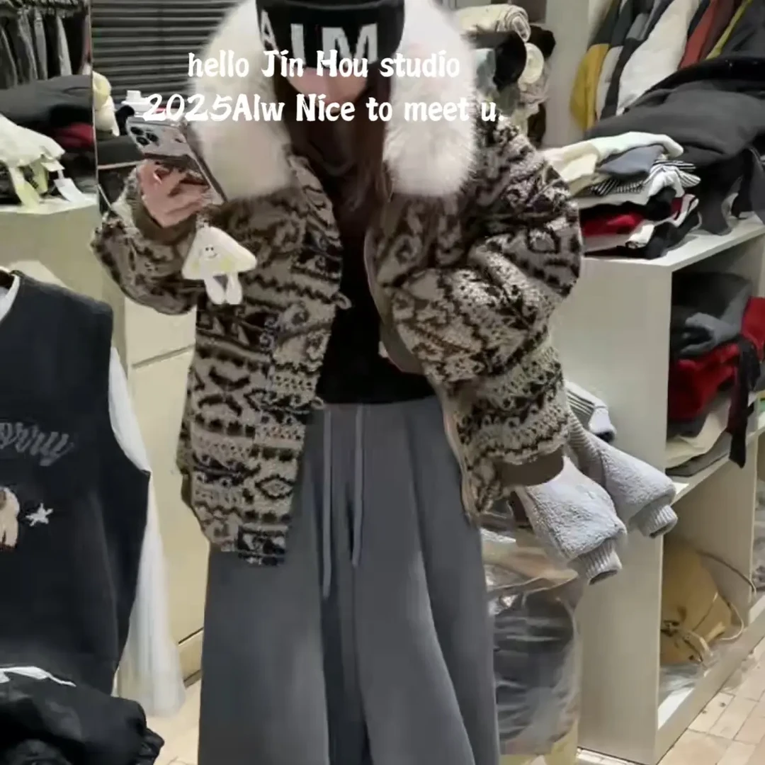 冬季新款短款费尔岛印花毛毛保暖外套女