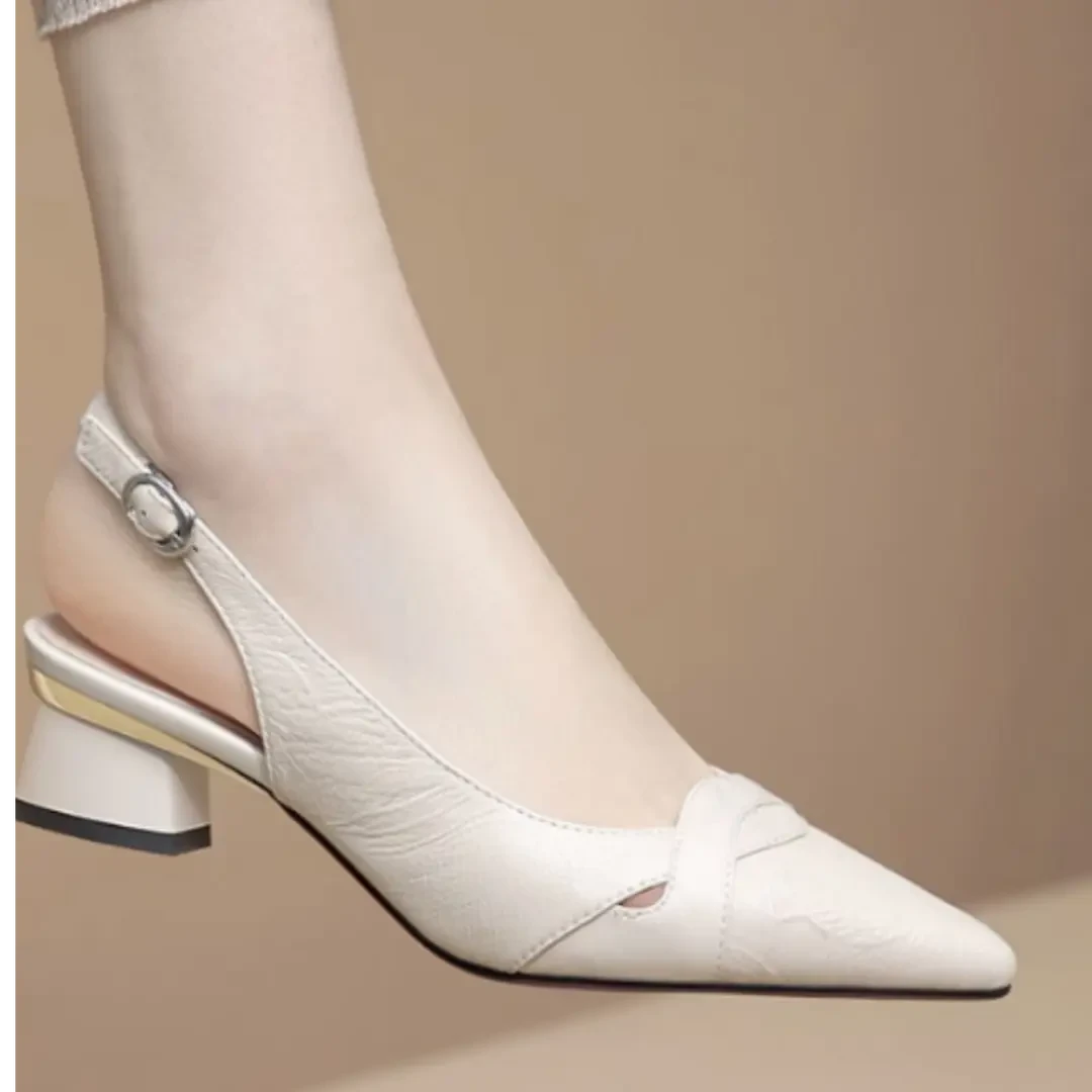 真软皮包头一字扣带凉鞋女夏季外穿2025新款时尚中跟粗跟后空女鞋