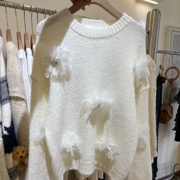 白色圆领立体花朵慵懒风高级感别致独特针织毛衣女秋冬