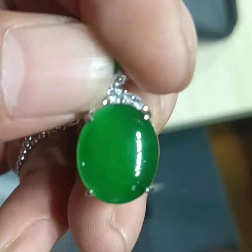 时尚大气925银镶嵌绿玉髓鸽子蛋吊坠女士款挂件