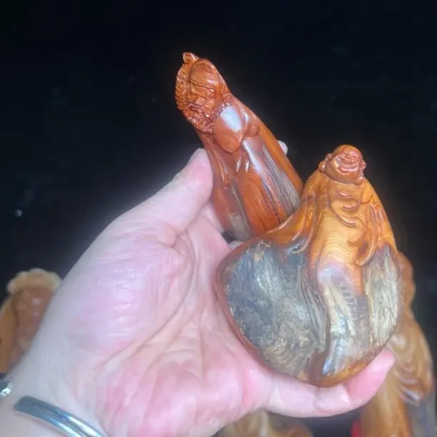 天然随形巧雕纯手工黑油意境手把件