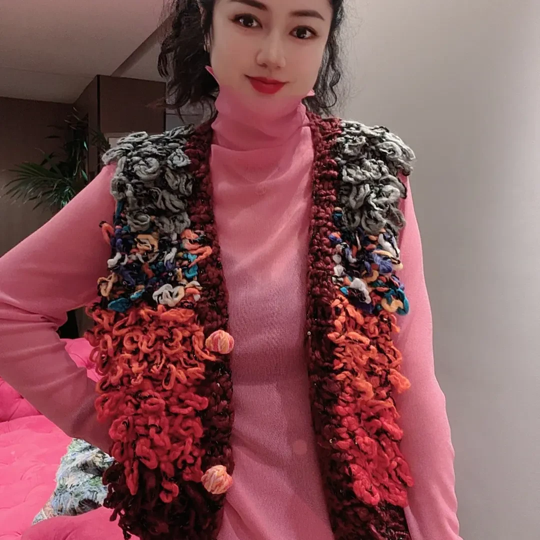 Chouduoduo·彩色混纺闪亮流苏大颗扣秋季针织V领毛针织背心