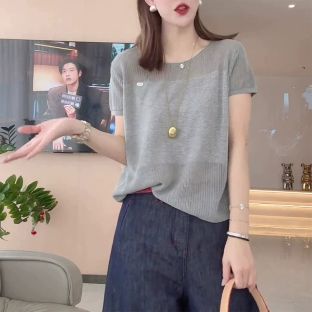 2025春夏新款时尚细简约休闲薄设计感女圆领短袖洋气透气上衣