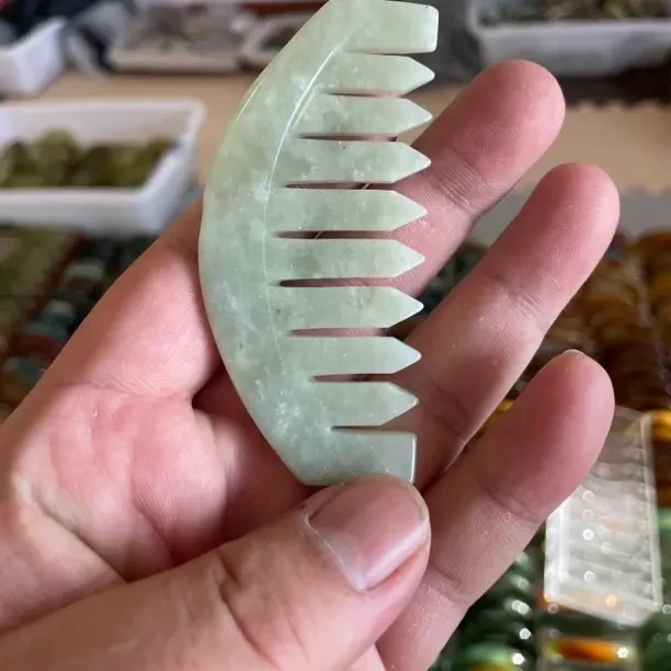 天然岫玉梳子按摩刮刮两用一梳百顺
