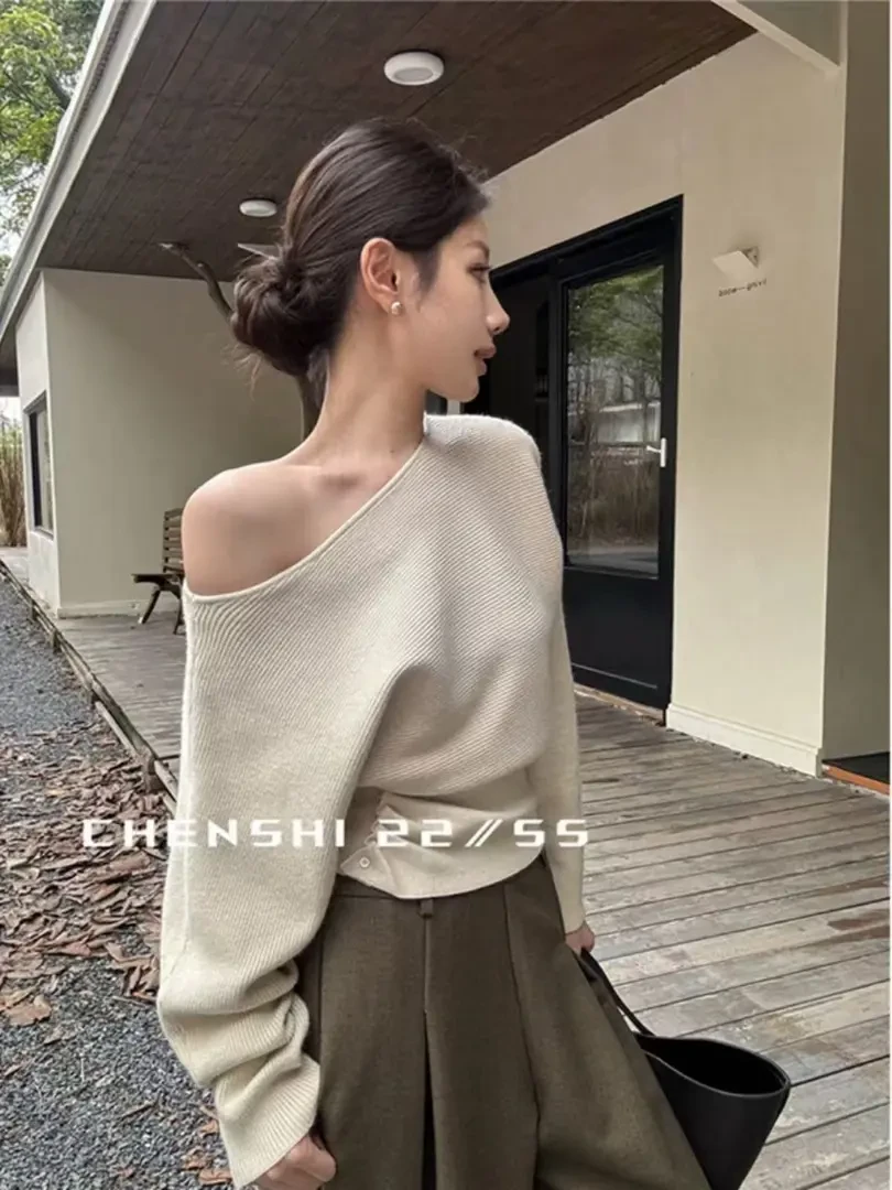 【6-8运补】气质斜领设计感露肩长袖毛衣女秋季新款时髦款+白色圆领