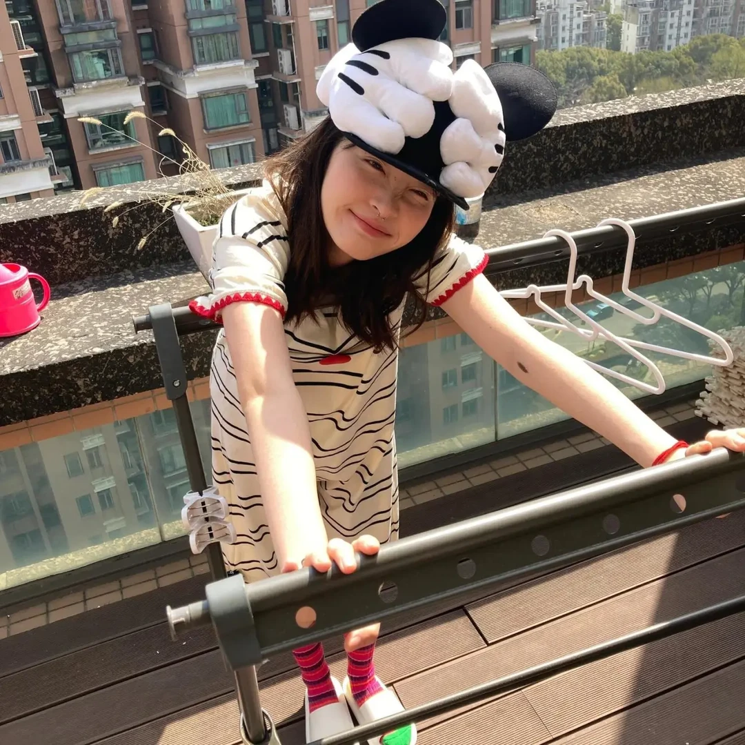 可爱条纹酷猫连体睡衣女2025新款夏季设计感大码网红风睡裙可外穿