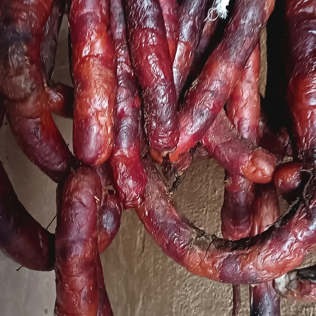 贵州麻辣香肠土猪肉烟熏香肠农家腌制辣肠生鲜腊味