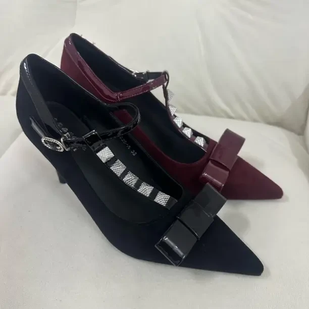 欧美风蝴蝶结水钻T字扣铆钉尖头绒面细跟百搭女士高跟