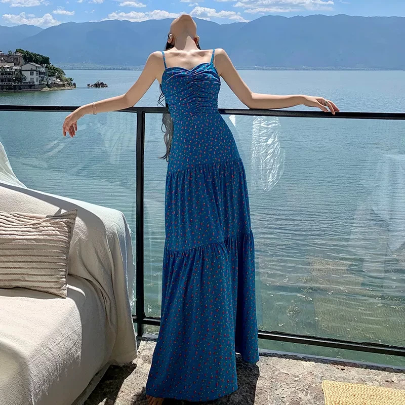 超仙大摆海边度假拍照长裙设计感露背吊带裙女碎花一字肩连衣裙子