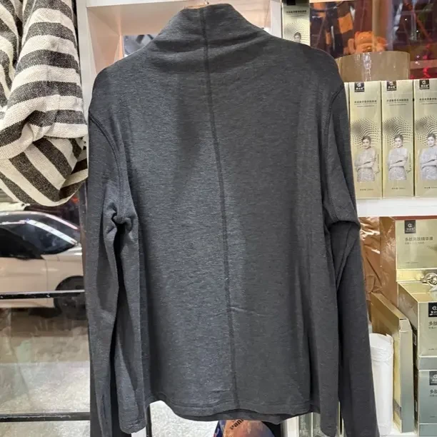 袖口小皮标设计感打底衫