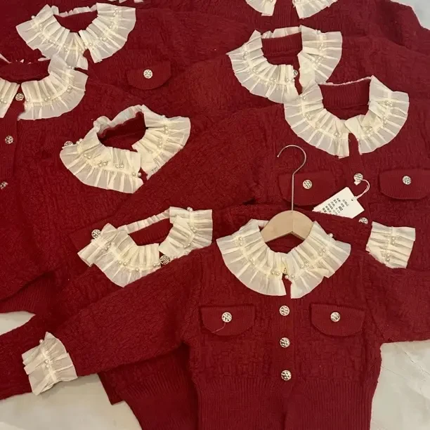 【萌茜贝贝】红色年款女童针织毛衣