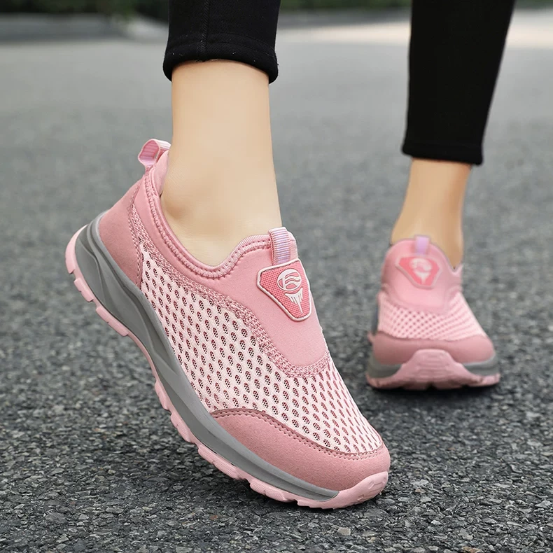 老北京布鞋女款软底夏季网面镂空妈妈凉鞋轻便黑夏季软底不累布鞋