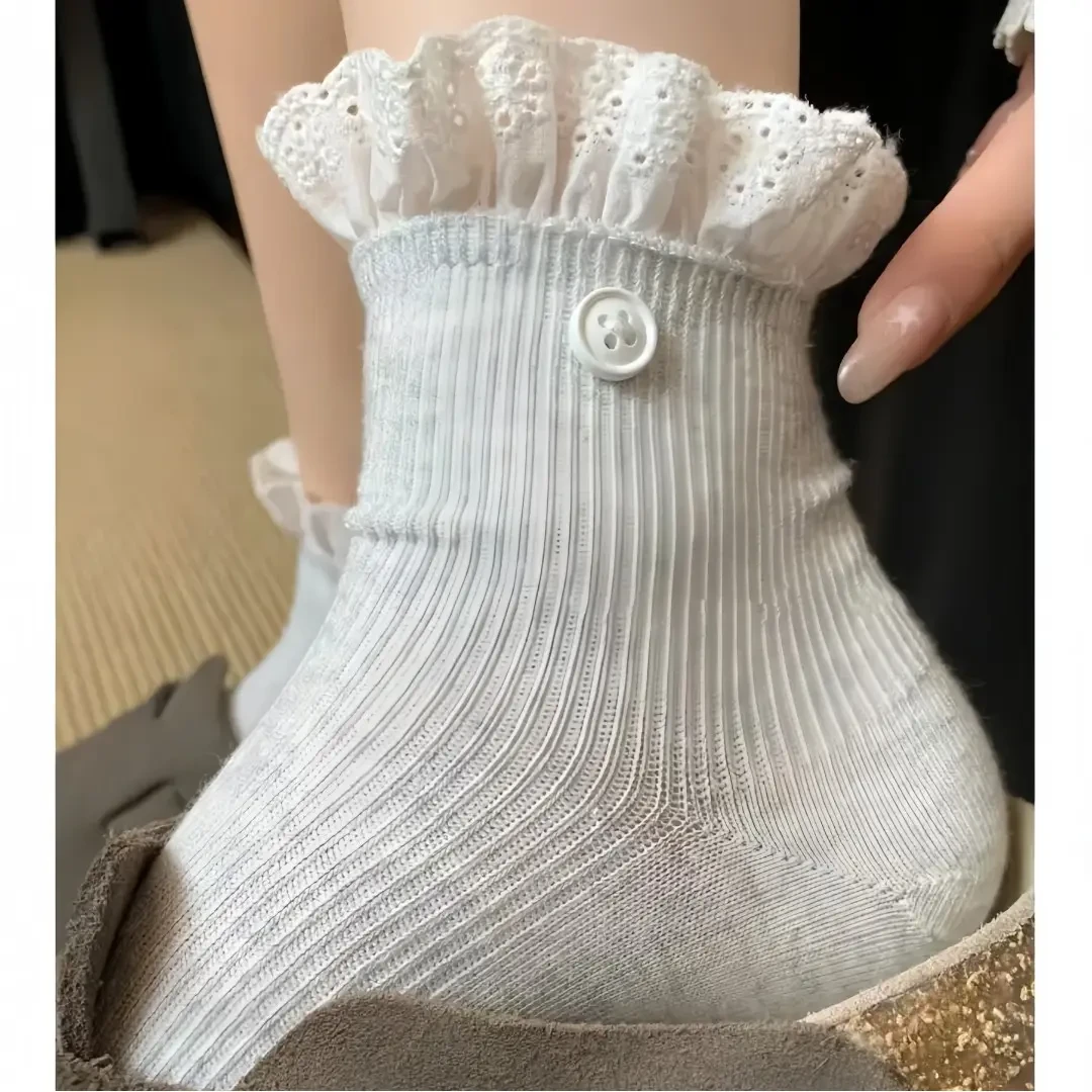 韩系少女蕾丝花边纽扣百搭款袜子女秋季中短筒袜子可爱甜美小清新