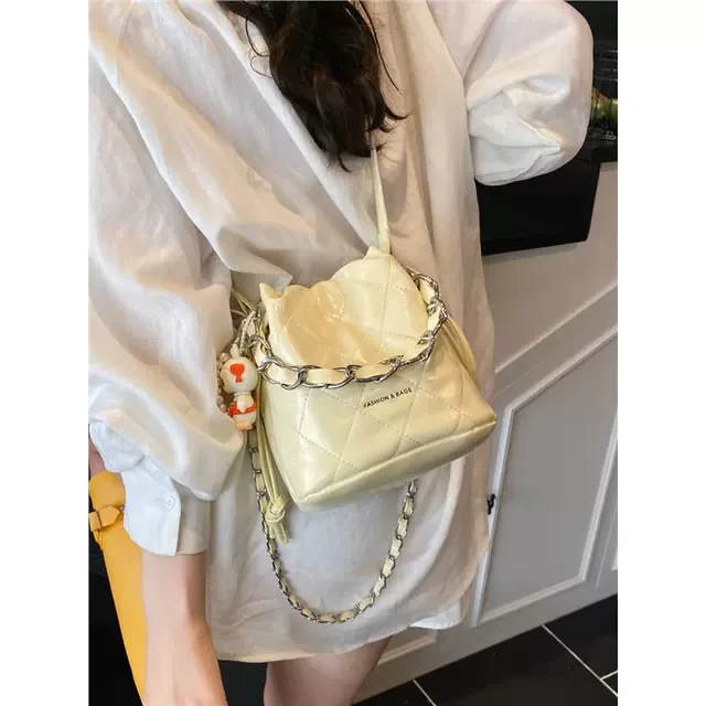 菱格链条小包包女式2025新款夏季百搭超火斜挎包高级感手提水桶包