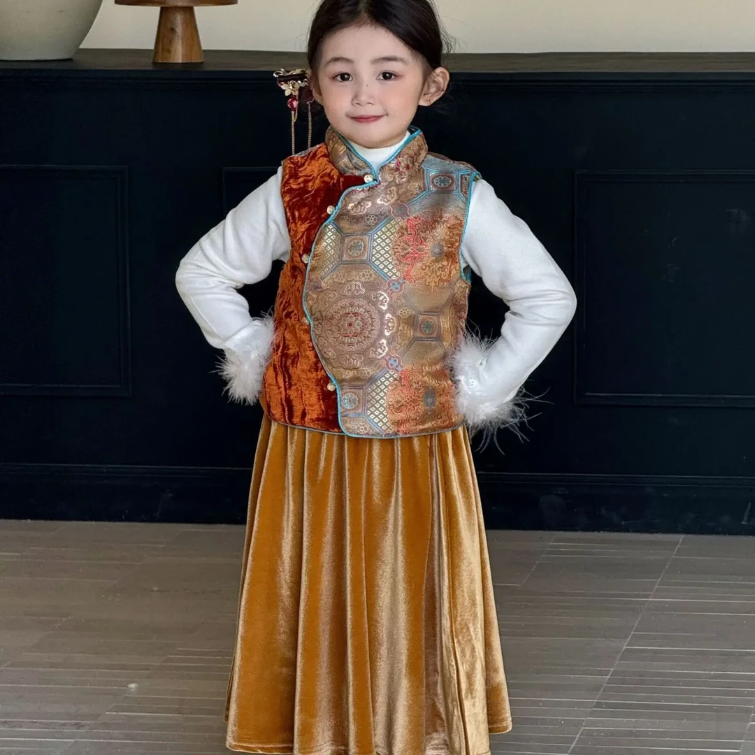 【霓裳羽衣】女童新中式冬季新款国风旗袍马甲丝绒裙拜年服三件套