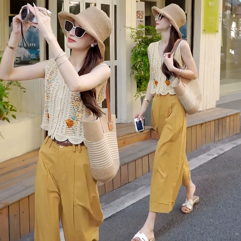 刺绣针织开衫马甲女春夏季新款爆薄款外搭背心设计感镂空上衣