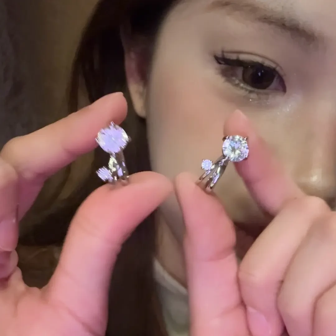 铜合金合成锆石耳饰 小灯泡闪锆耳骨夹无耳洞耳夹绝美耳饰女耳环