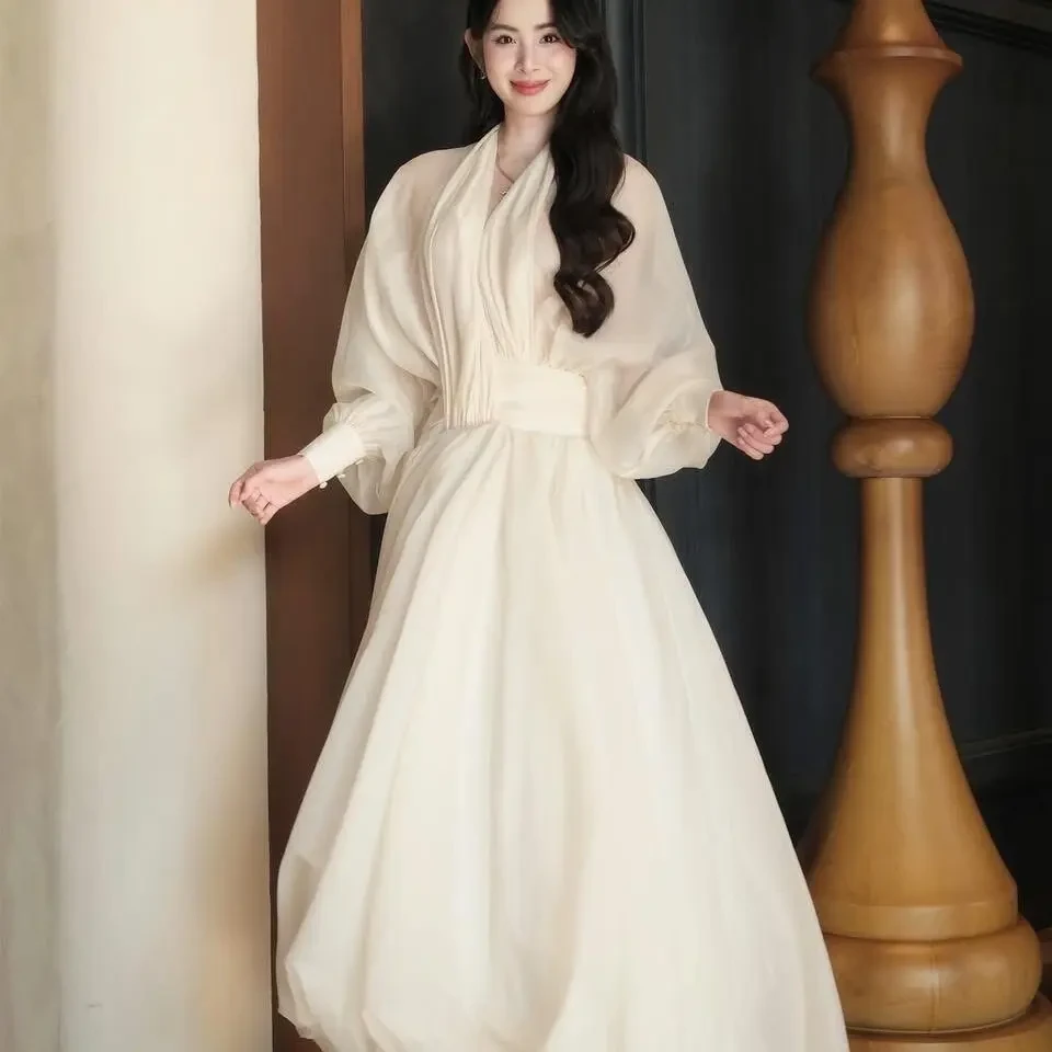 法式高级感秋季收腰显瘦长袖杏色白色长款连衣裙时尚气质仙气飘逸