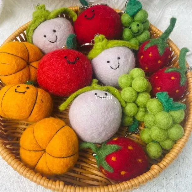 尼泊尔羊毛毡手工毡可爱水果包包挂件创意包挂钥匙扣车挂饰礼物