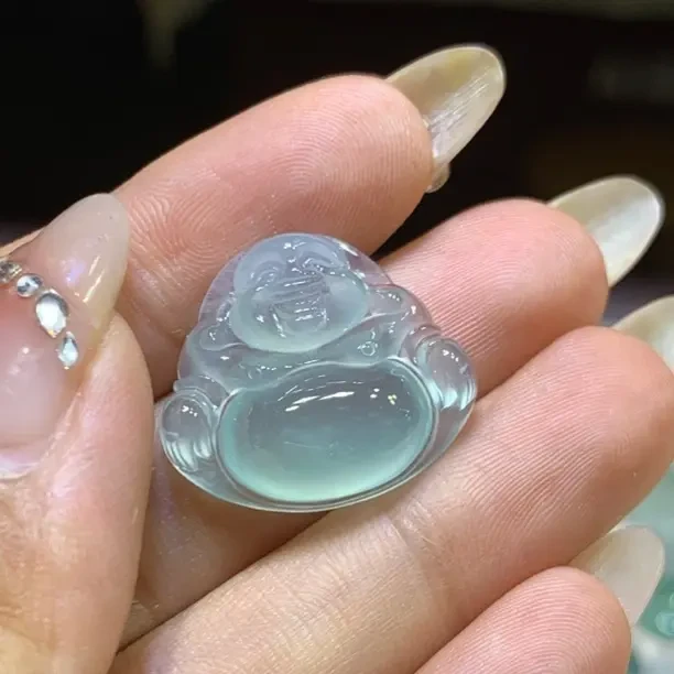 缅甸天然翡翠A货，冰种蓝底佛公精致雕刻百搭时尚，种水一流
