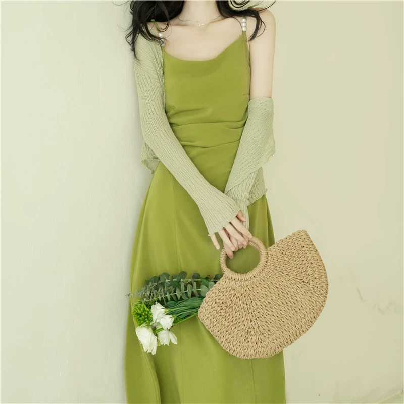 2025法式复古多巴胺别致绝美牛油果绿色吊带连衣裙配开衫两件套女