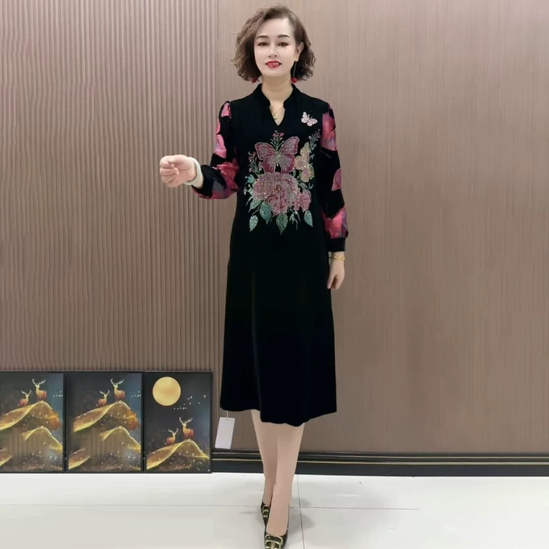 6090秋冬重工烫钻旗袍连衣裙中年妈妈装时尚长袖丝绒宽松大码长裙