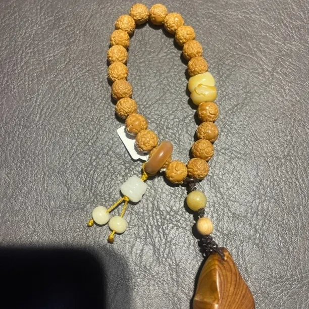 纯天然全品猴头蝉王手持