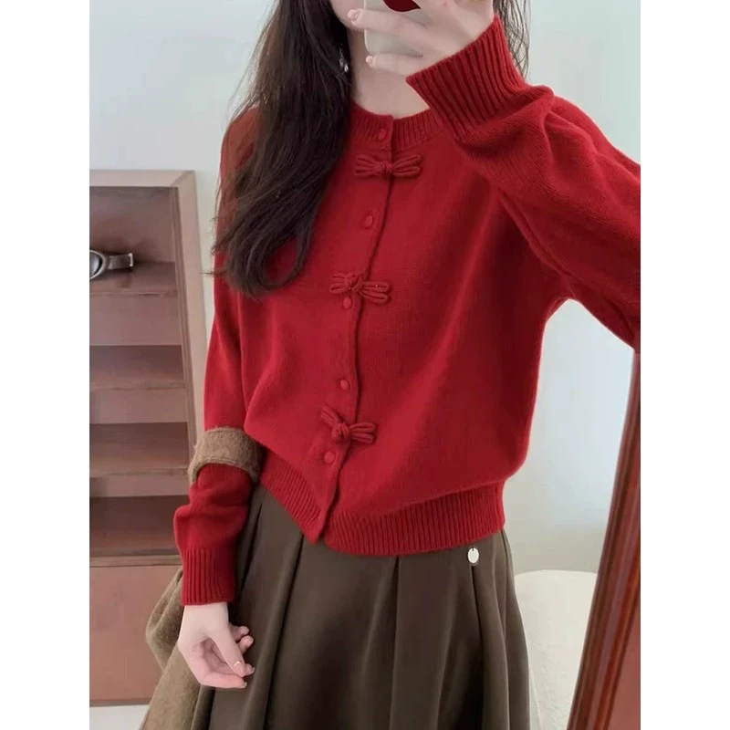 气质显白圆领羊绒红色开衫毛衣女秋冬盘扣设计感本命红针织小外套