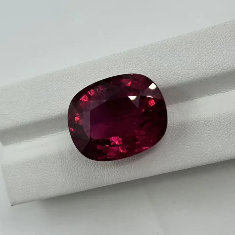 天然卢比莱碧玺裸石18.8×23.4×12.2尺寸41.06克拉