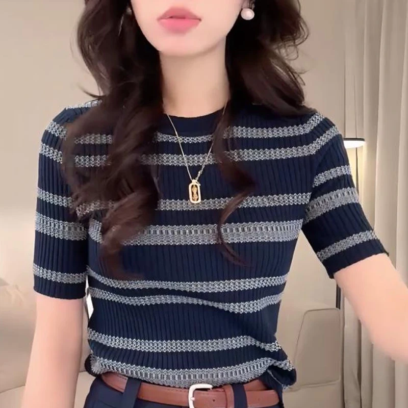 设计感条纹撞色圆领针织衫女士2025夏季休闲百搭舒适透气短袖上衣
