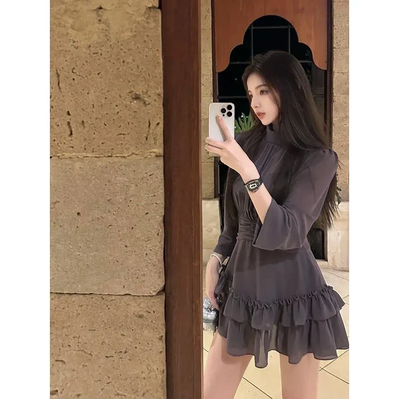 小众韩国紫色褶皱连衣裙2025新微醺浪漫腰长袖裙