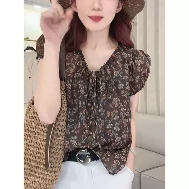 2025秋季法式复古碎花短袖衬衫女设计感减龄宽松抽绳雪纺小衫上衣