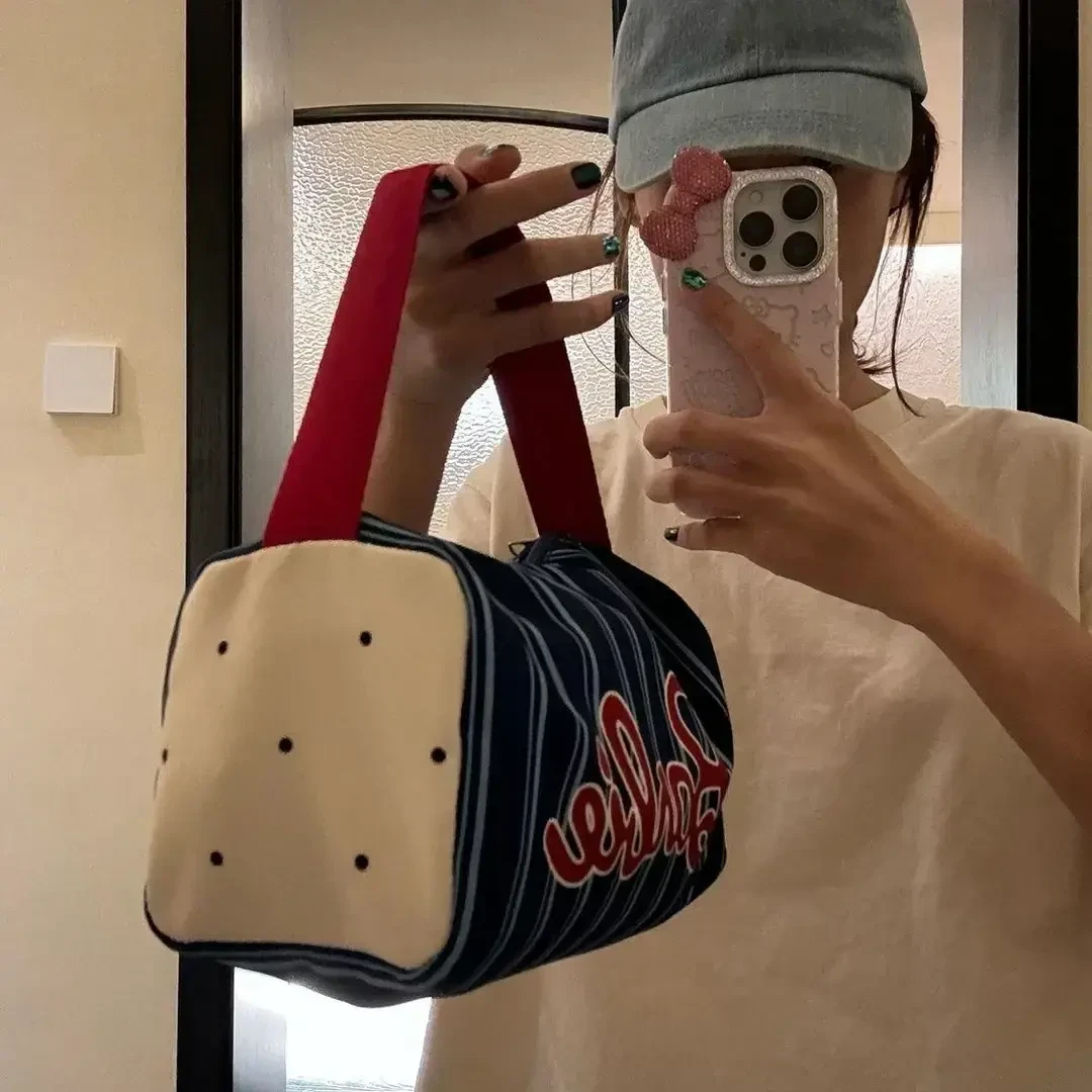 美式复古大容量可手提便携化妆洗漱包立体加宽零钱收纳包时尚简约