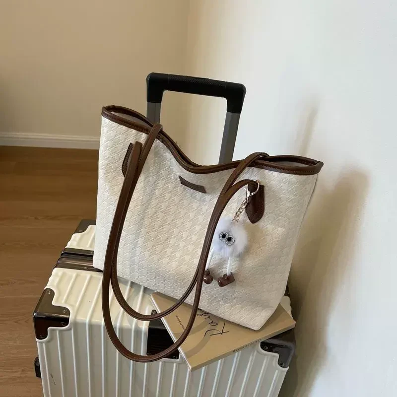 大容量包包女2025新款小众上班单肩包高级感大学生上课通勤托特包