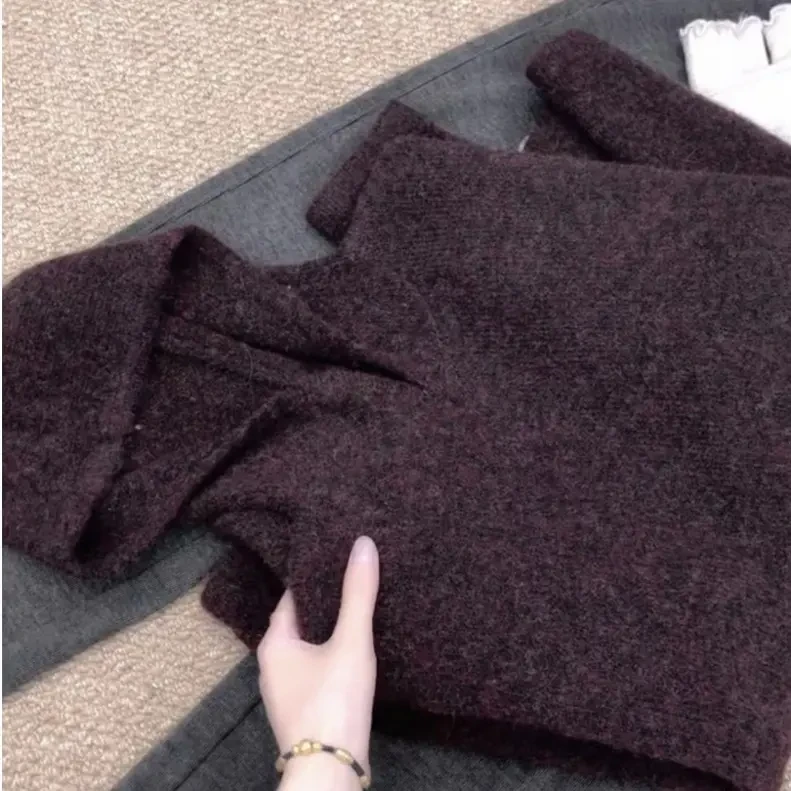 酱紫红色长袖圆领秋冬外穿时尚针织毛衣衫