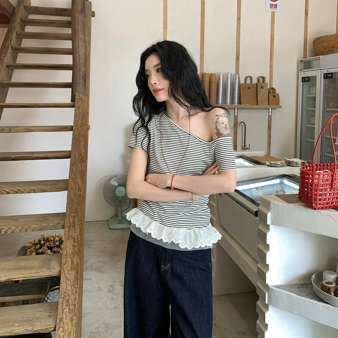 【吵吵家】小众蕾丝荷叶边条纹修身上衣626
