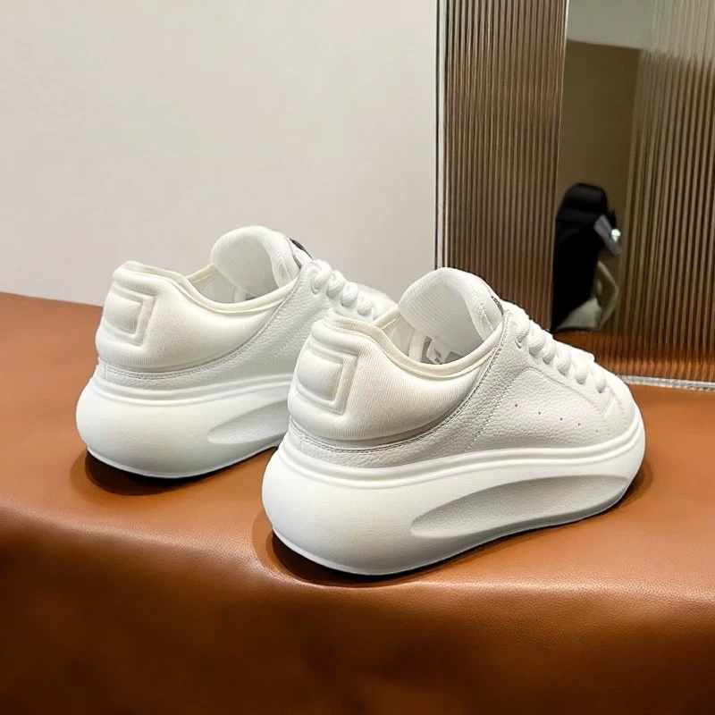 万达撤柜头层牛皮厚底小白鞋2025新松糕百搭透气运动旅游轻便板鞋