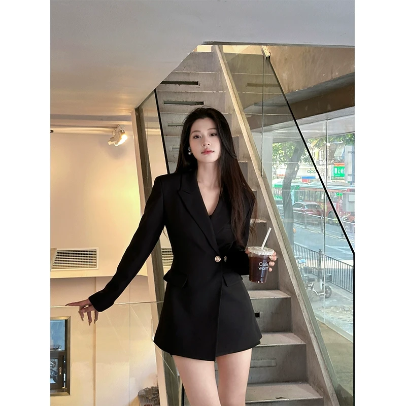 六指导 都市女郎 时髦洋气黑色显廋外套2025春季收腰设计款西装