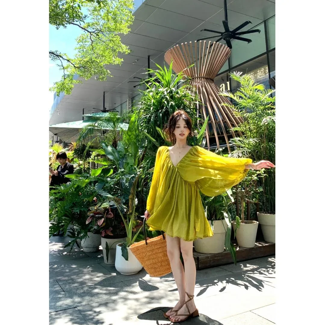 度假风绑带露背v领长袖连衣裙女夏季法式宽松绿色裙子休闲a字短裙