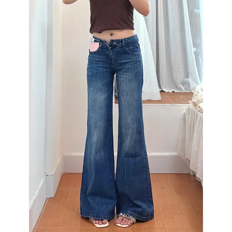 美式复古深蓝竹节纹微喇牛仔裤女2025夏季不贴腿低腰宽松喇叭长裤