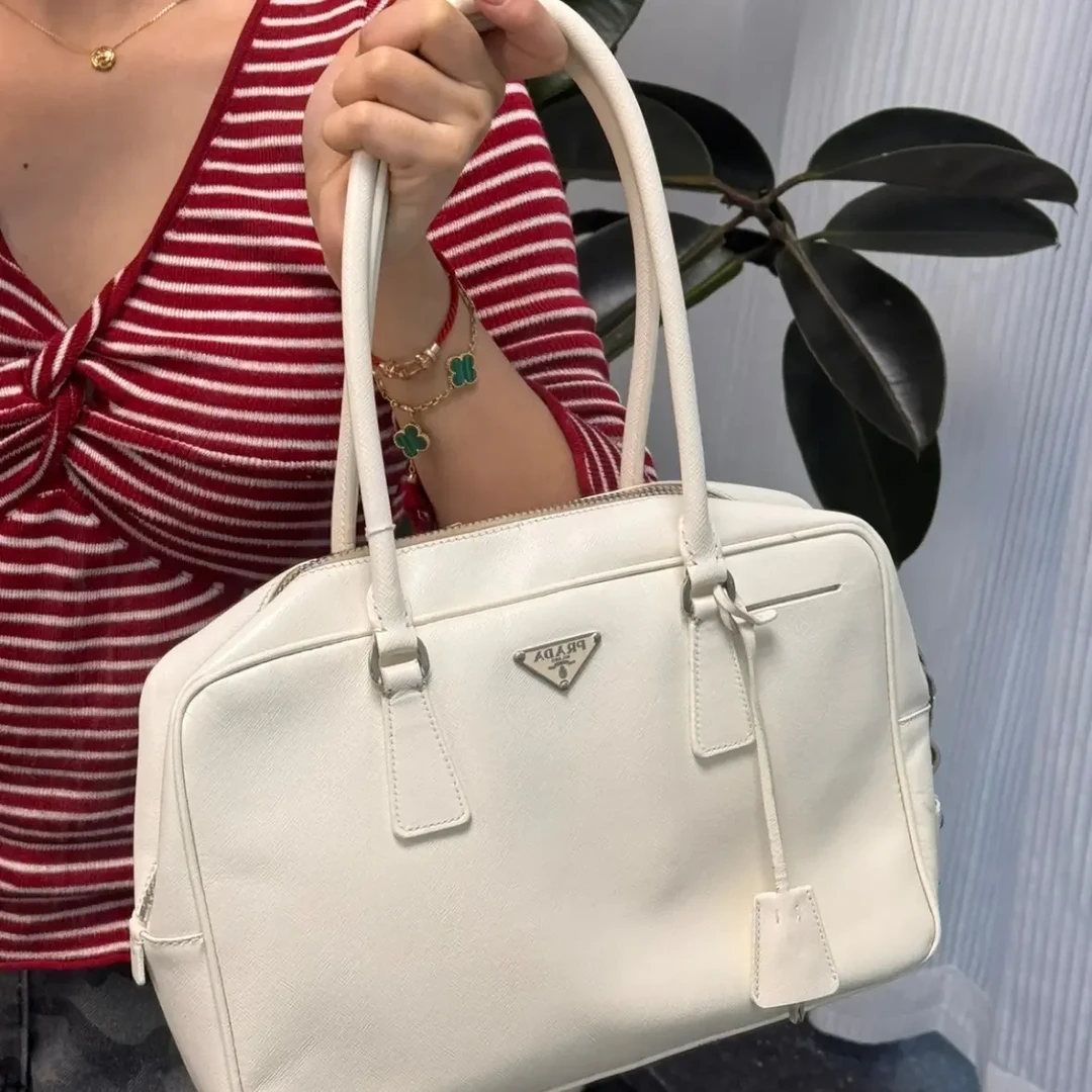 95新 Prada/普拉达 白色银扣 plume 30cm底长 保龄球包 cl